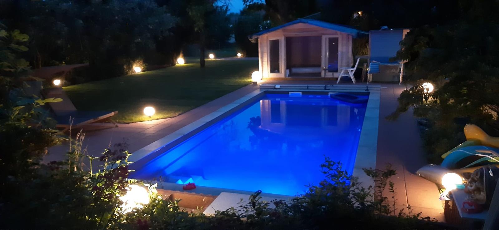 Poolanlage mit Gartenbeleuchtung Bühl